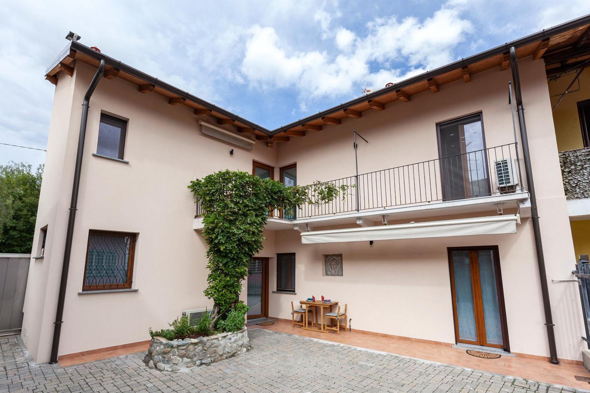 Veruskacamere Camera 1 Somma Lombardo Exterior photo